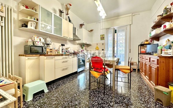 appartamento in vendita a Genova in zona Sestri Ponente