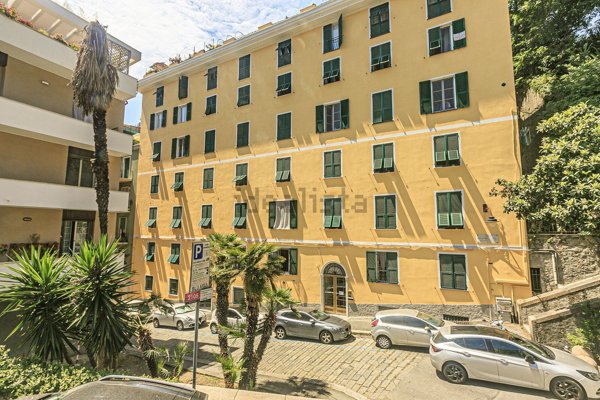 appartamento in vendita a Genova in zona Lagaccio / Granarolo