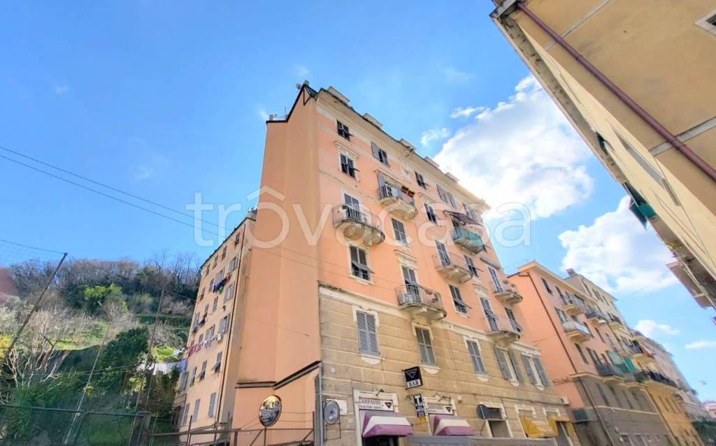 appartamento in vendita a Genova in zona Sampierdarena