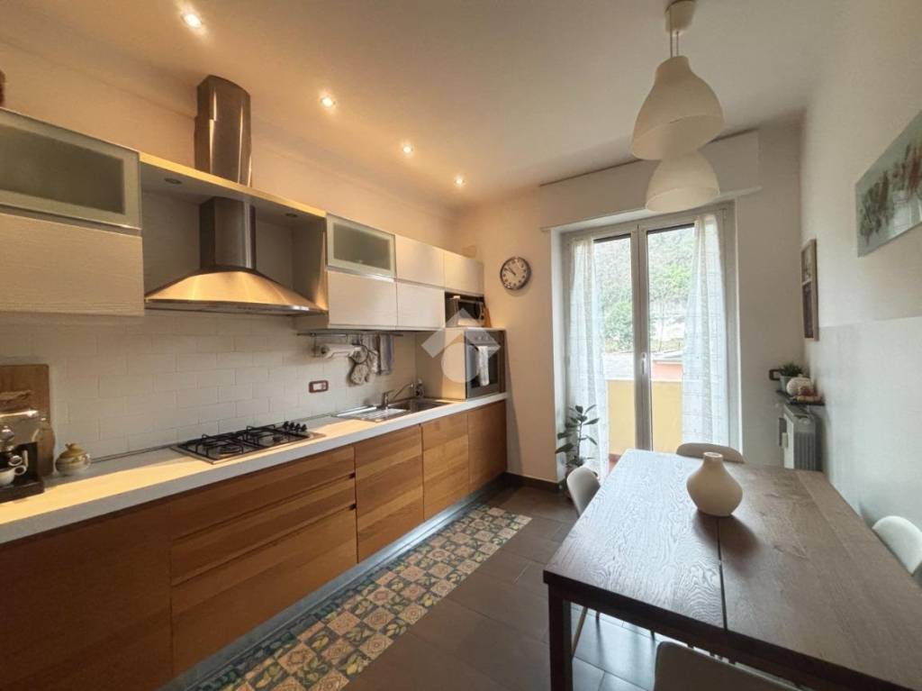 appartamento in vendita a Genova in zona Molassana