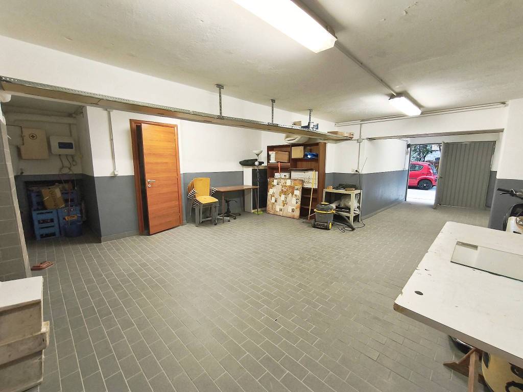 locale di sgombero in vendita a Genova in zona Nervi