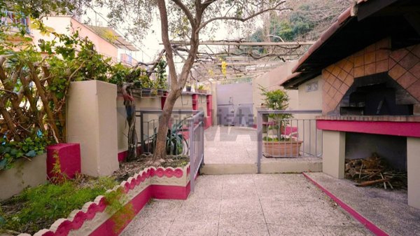 appartamento in vendita a Genova in zona Certosa