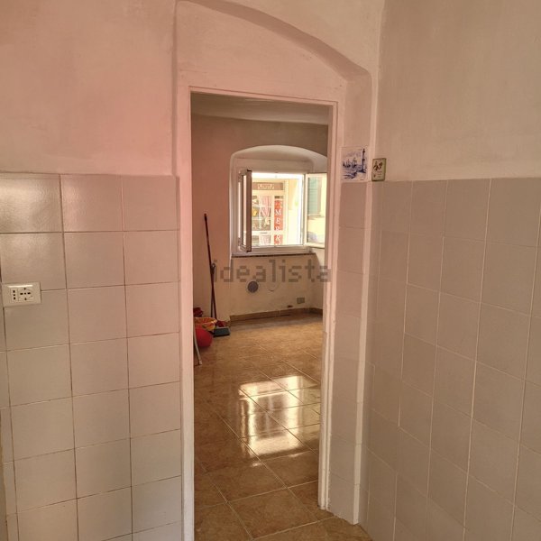 appartamento in vendita a Genova in zona Rivarolo