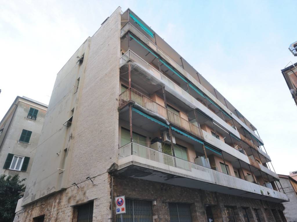 appartamento in vendita a Genova in zona Sestri Ponente