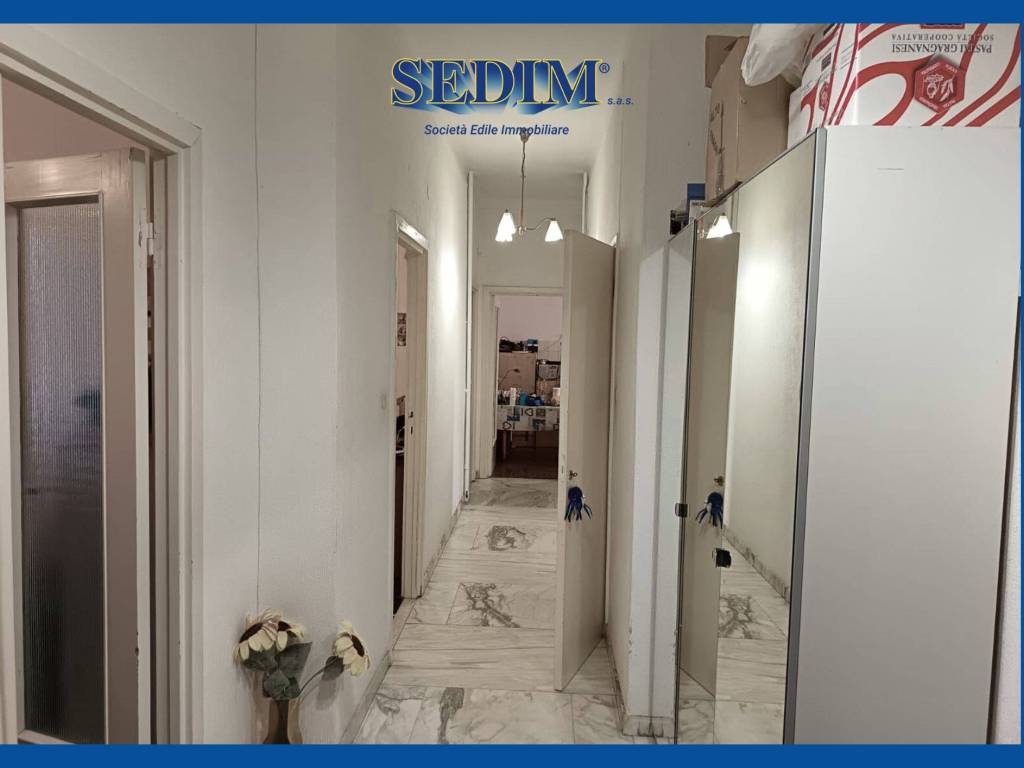 appartamento in vendita a Genova in zona Foce