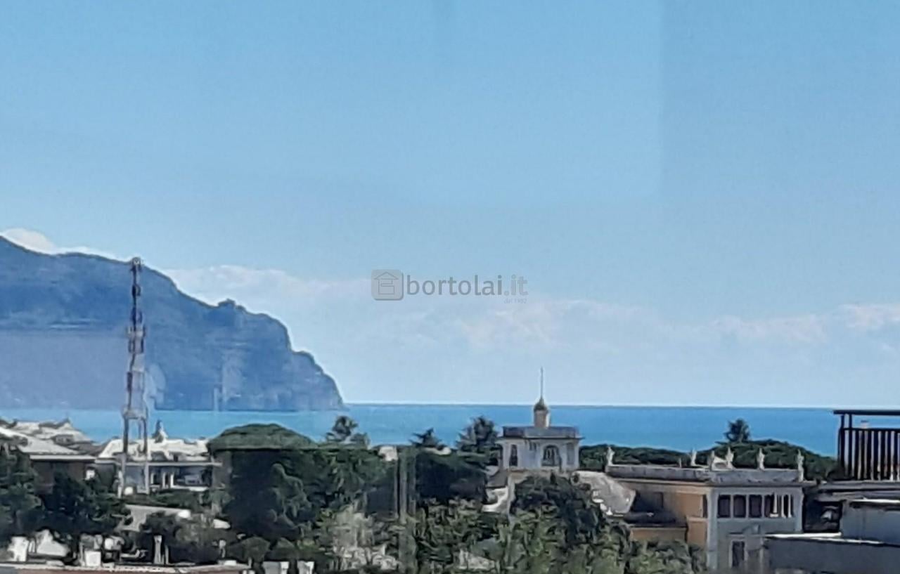 casa indipendente in vendita a Genova in zona Quarto dei Mille