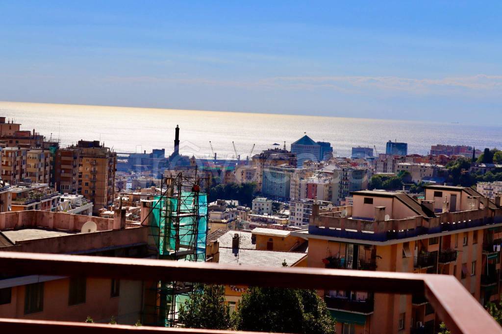 appartamento in vendita a Genova in zona Oregina