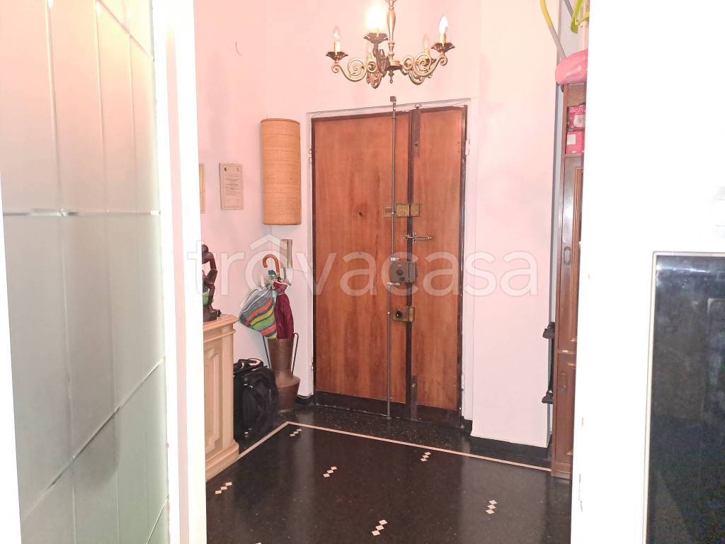 appartamento in vendita a Genova in zona Sestri Ponente
