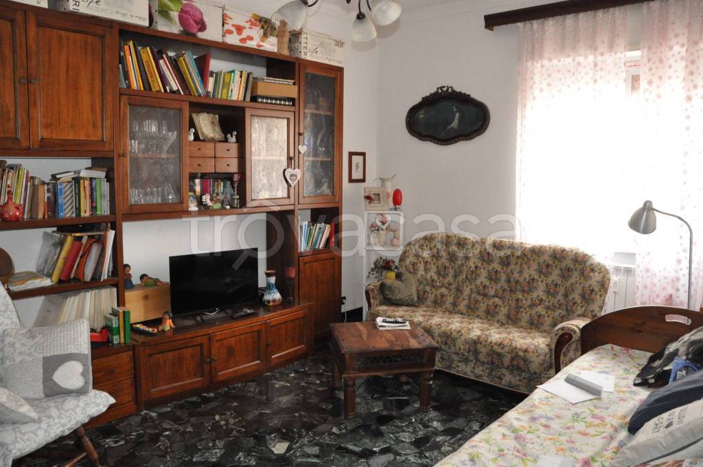 appartamento in vendita a Genova in zona Bolzaneto