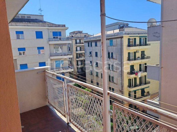 appartamento in vendita a Genova in zona Sestri Ponente