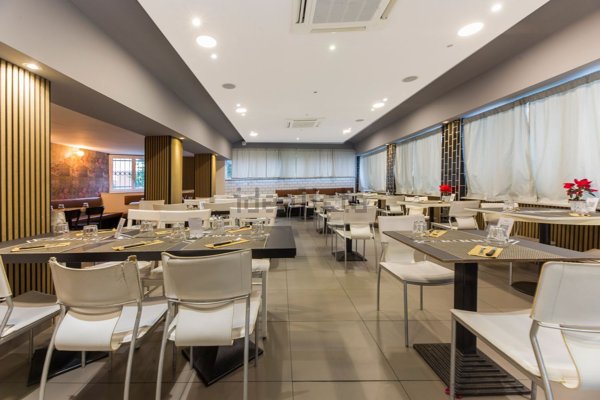 negozio in vendita a Genova in zona Sturla