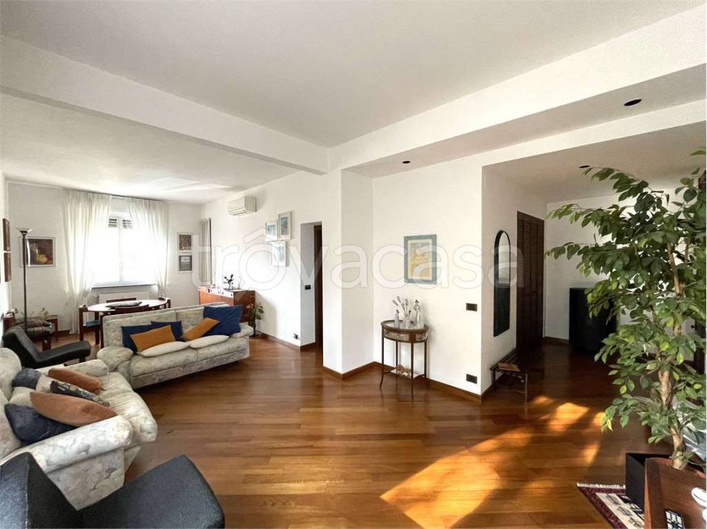 appartamento in vendita a Genova in zona Oregina