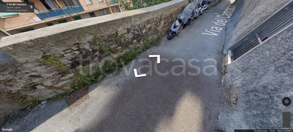 locale commerciale in vendita a Genova in zona Molassana