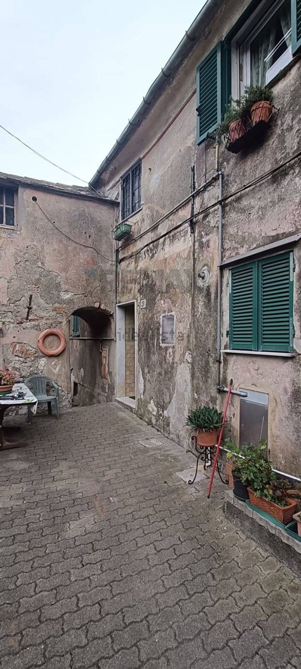 appartamento in vendita a Genova in zona Voltri