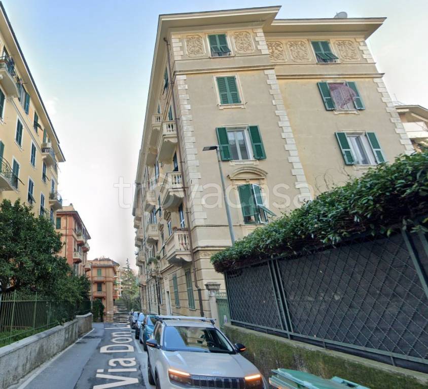appartamento in vendita a Genova in zona Sestri Ponente