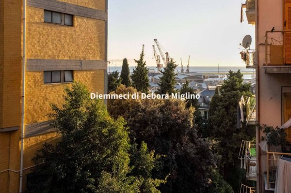 appartamento in vendita a Genova in zona Sestri Ponente