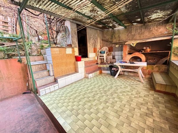 appartamento in vendita a Genova in zona Quezzi