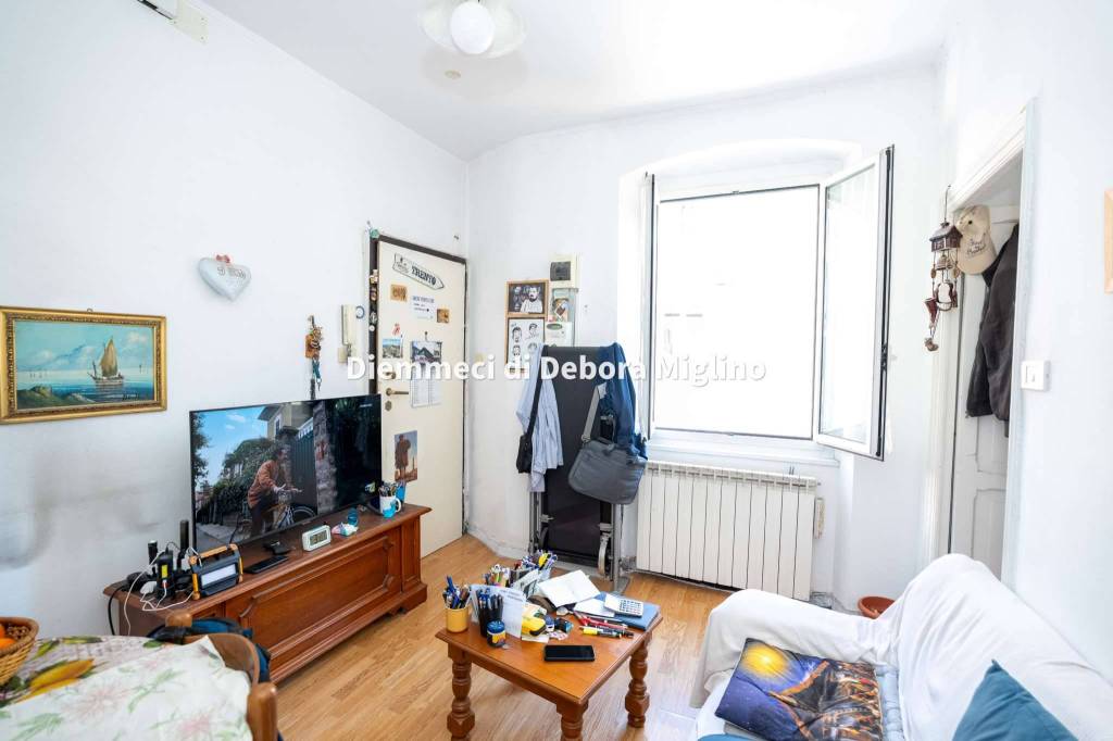 appartamento in vendita a Genova in zona Sestri Ponente