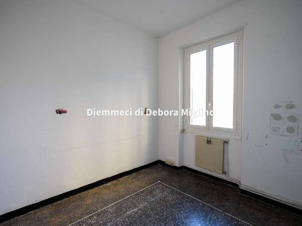 appartamento in vendita a Genova in zona Sestri Ponente