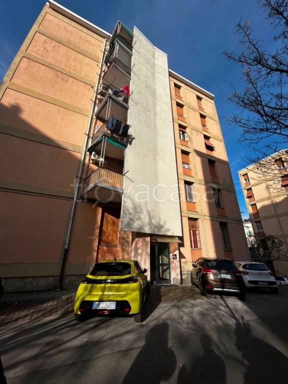 appartamento in vendita a Genova in zona Sestri Ponente