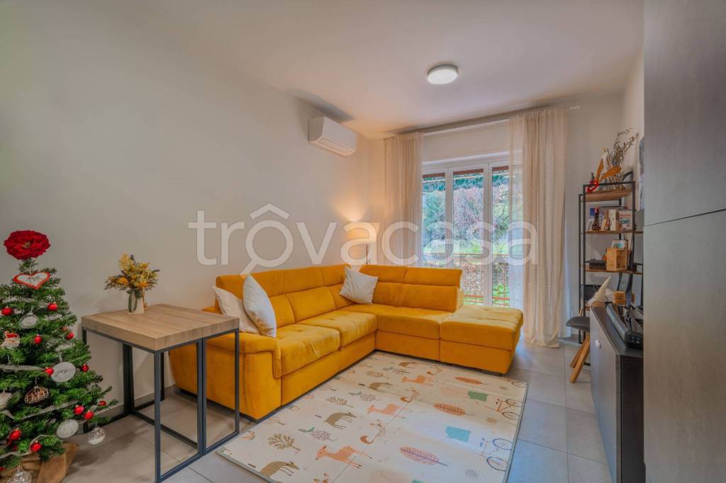 appartamento in vendita a Genova in zona Quarto dei Mille