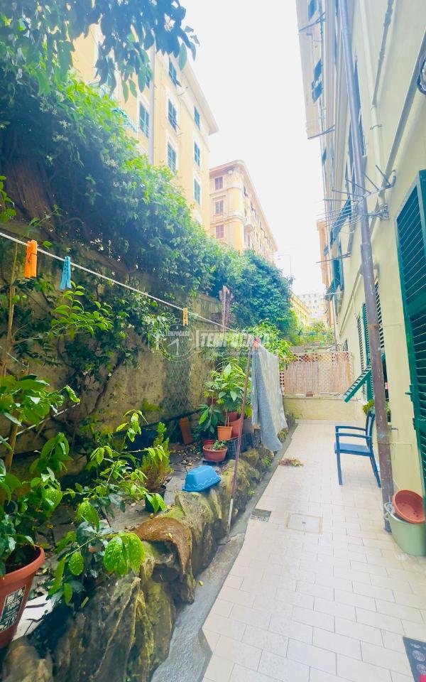 appartamento in vendita a Genova in zona Lagaccio / Granarolo