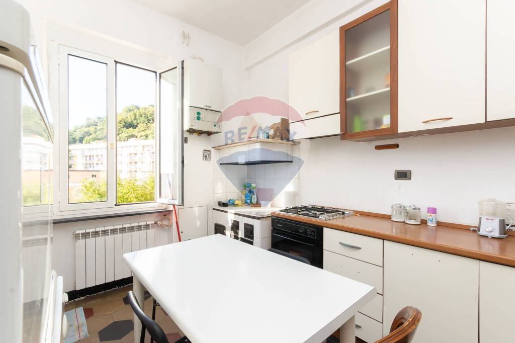 appartamento in vendita a Genova in zona Staglieno