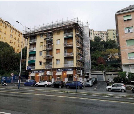 locale commerciale in vendita a Genova