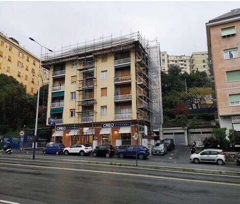 locale commerciale in vendita a Genova