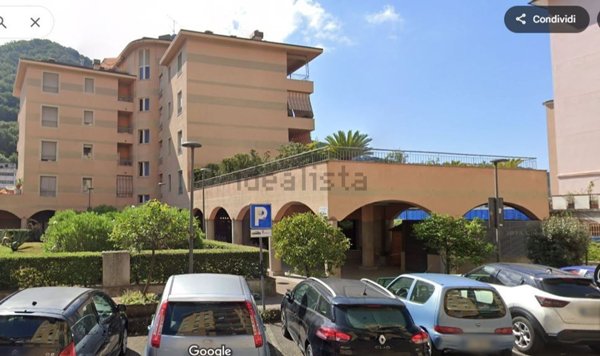 ufficio in vendita a Genova in zona Molassana