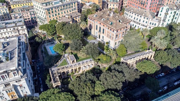 appartamento in vendita a Genova in zona Carignano