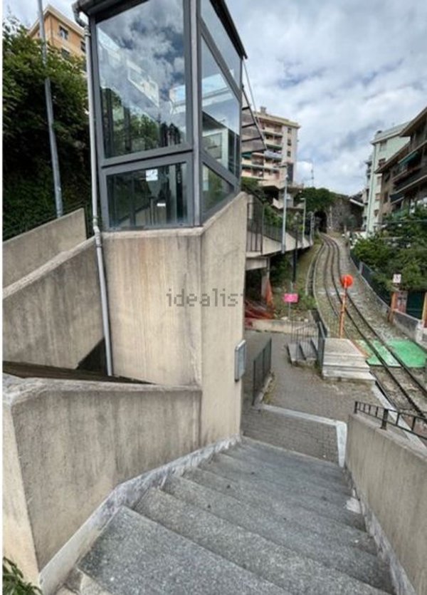 appartamento in vendita a Genova in zona Lagaccio / Granarolo