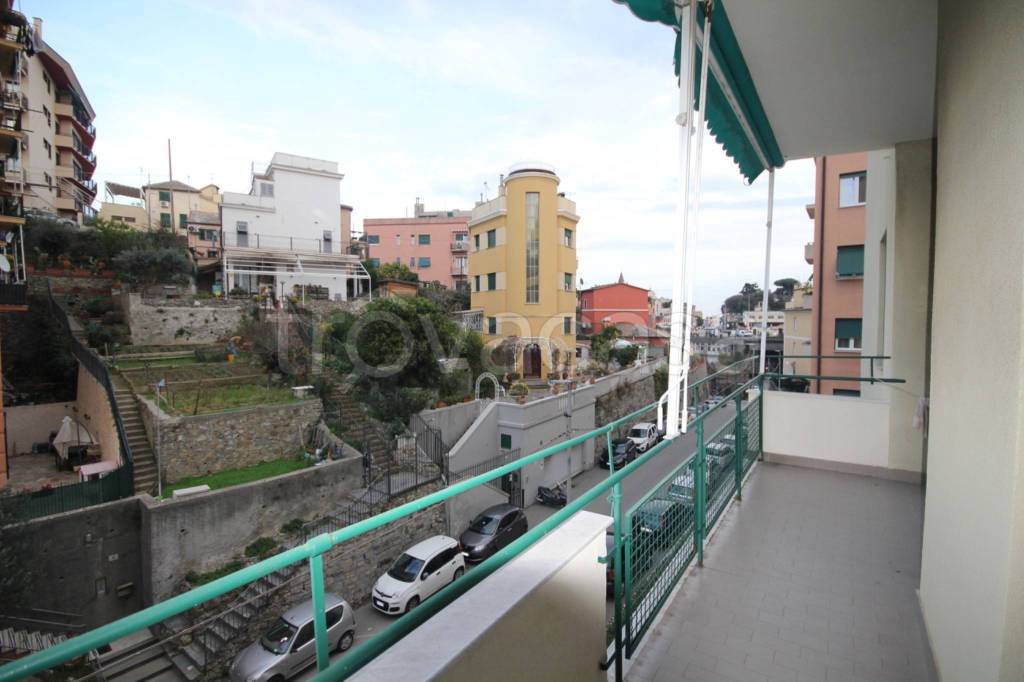 appartamento in vendita a Genova in zona Sturla