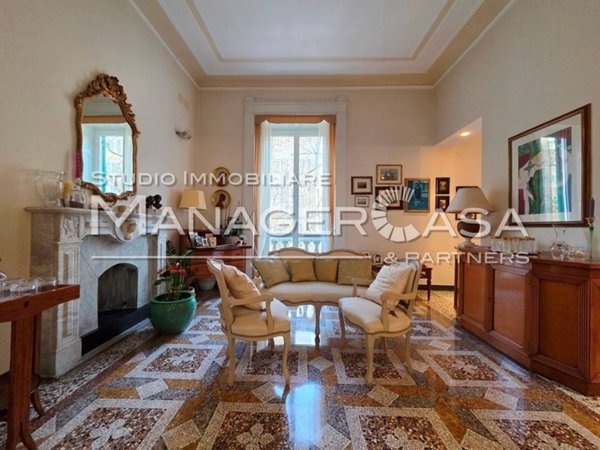 appartamento in vendita a Genova in zona Carignano