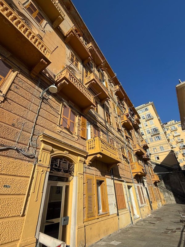 appartamento in vendita a Genova in zona Lagaccio / Granarolo