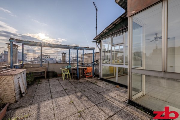 appartamento in vendita a Genova in zona Sottoripa / Maddalena / Molo