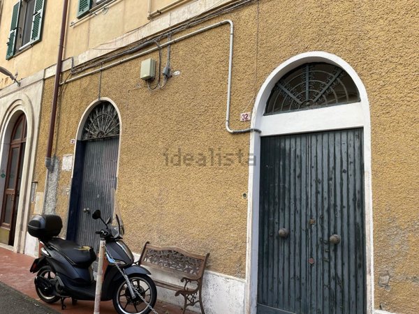locale di sgombero in vendita a Genova in zona Nervi