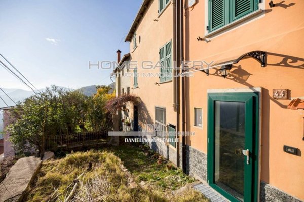 casa indipendente in vendita a Genova in zona Molassana