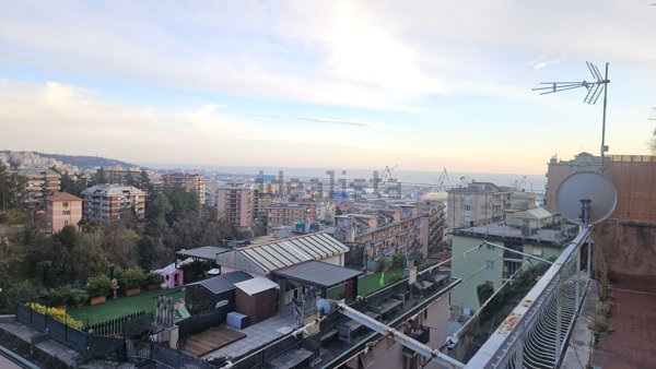 appartamento in vendita a Genova in zona Sestri Ponente