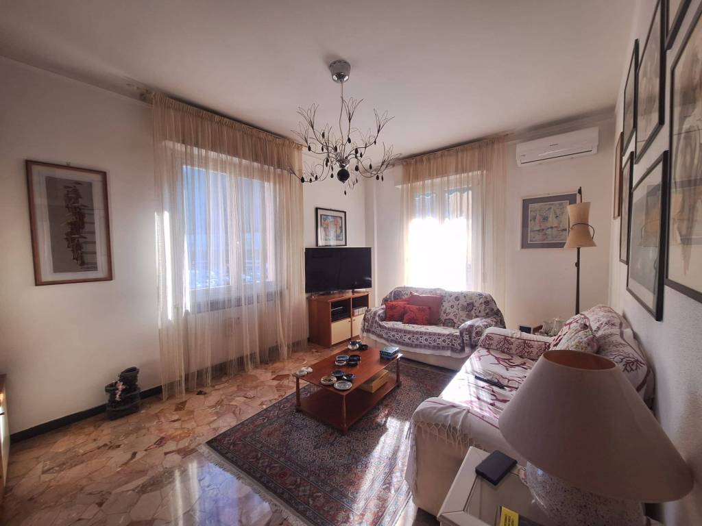appartamento in vendita a Genova in zona Bolzaneto