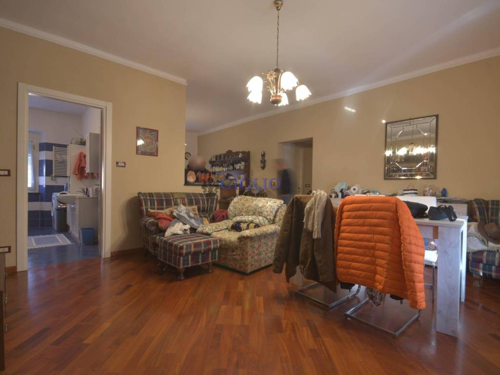 appartamento in vendita a Genova in zona Certosa