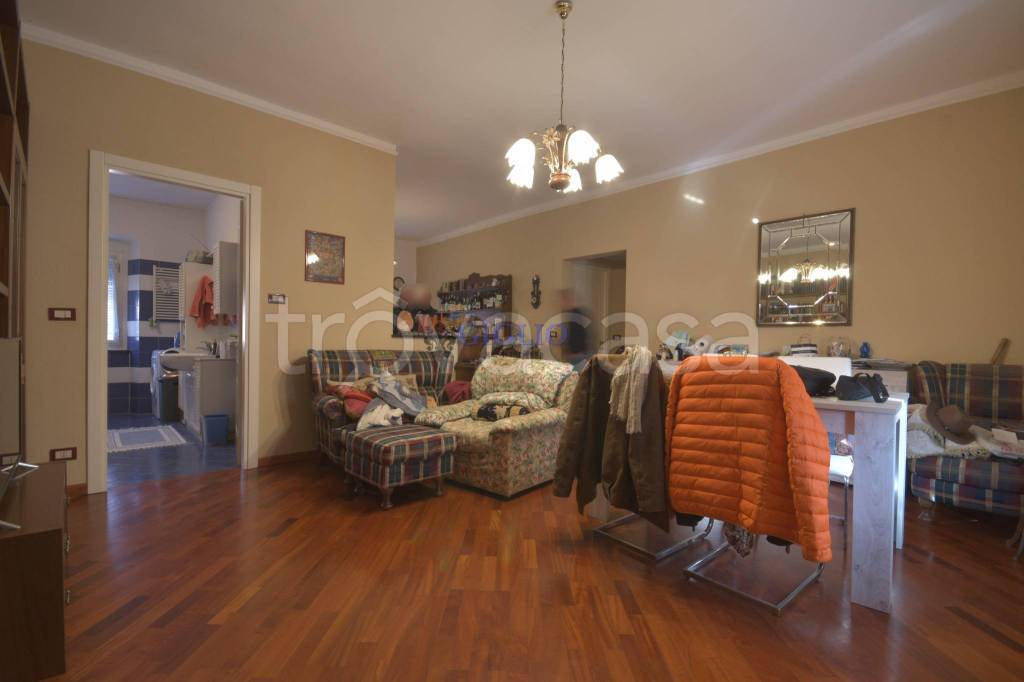 appartamento in vendita a Genova in zona Certosa