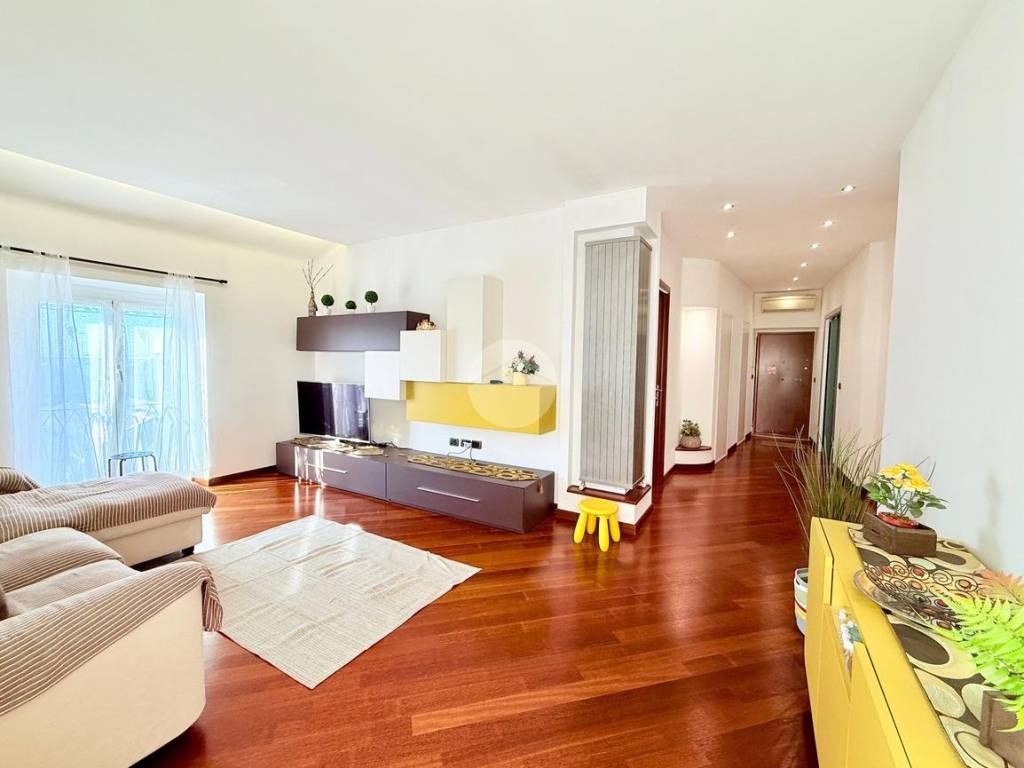 appartamento in vendita a Genova in zona Sestri Ponente