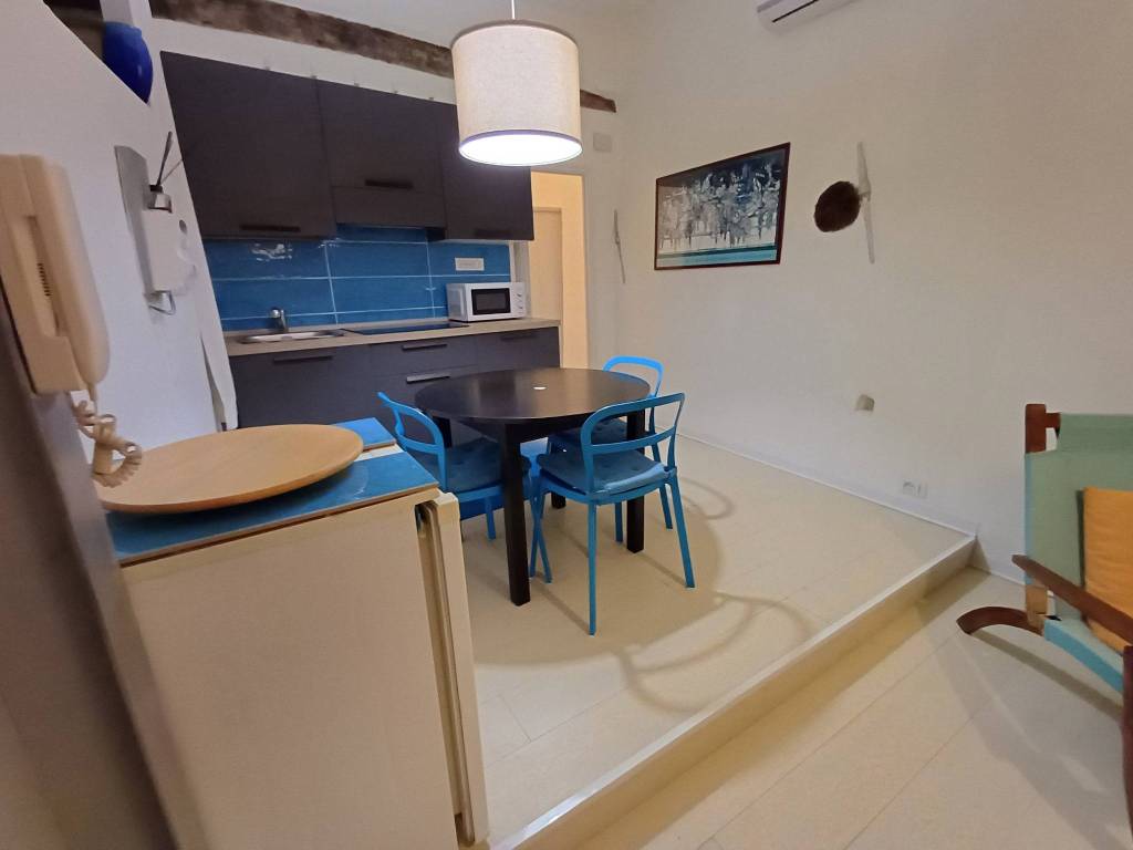 appartamento in vendita a Genova in zona Sottoripa / Maddalena / Molo