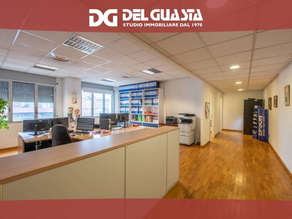 ufficio in vendita a Genova in zona Cornigliano