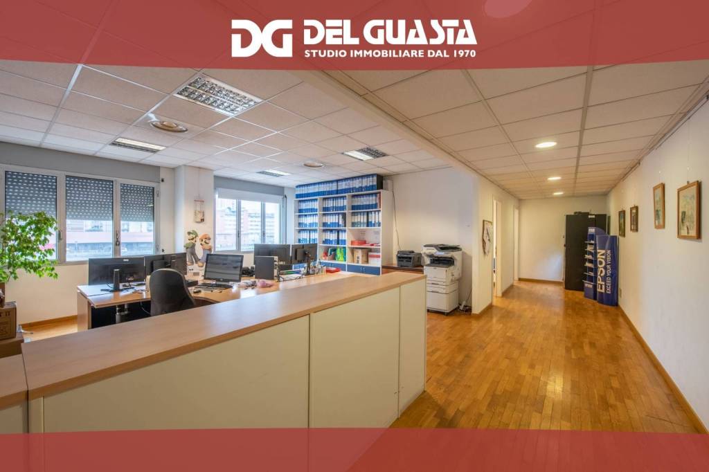 ufficio in vendita a Genova in zona Cornigliano