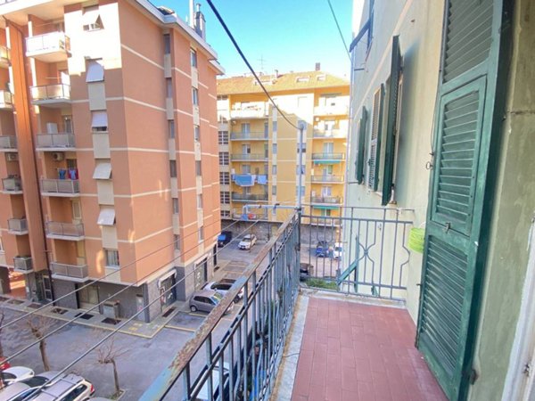 appartamento in vendita a Genova in zona Bolzaneto