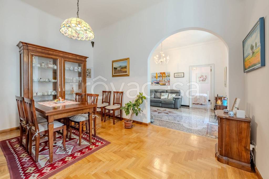 appartamento in vendita a Genova in zona Castelletto