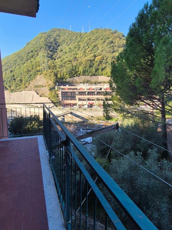 appartamento in vendita a Genova in zona Struppa