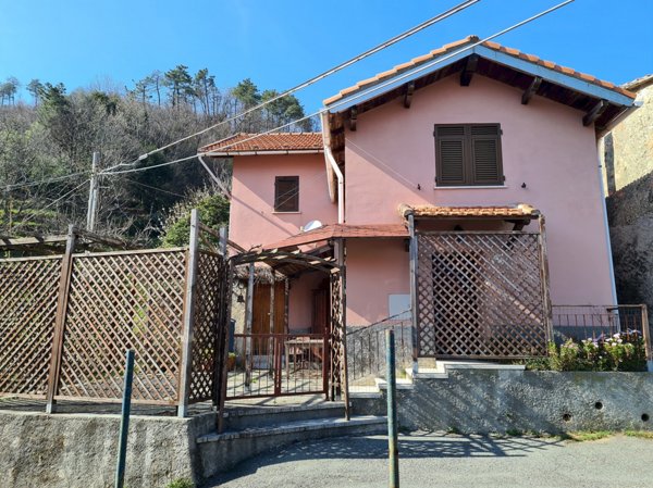 casa indipendente in vendita a Genova